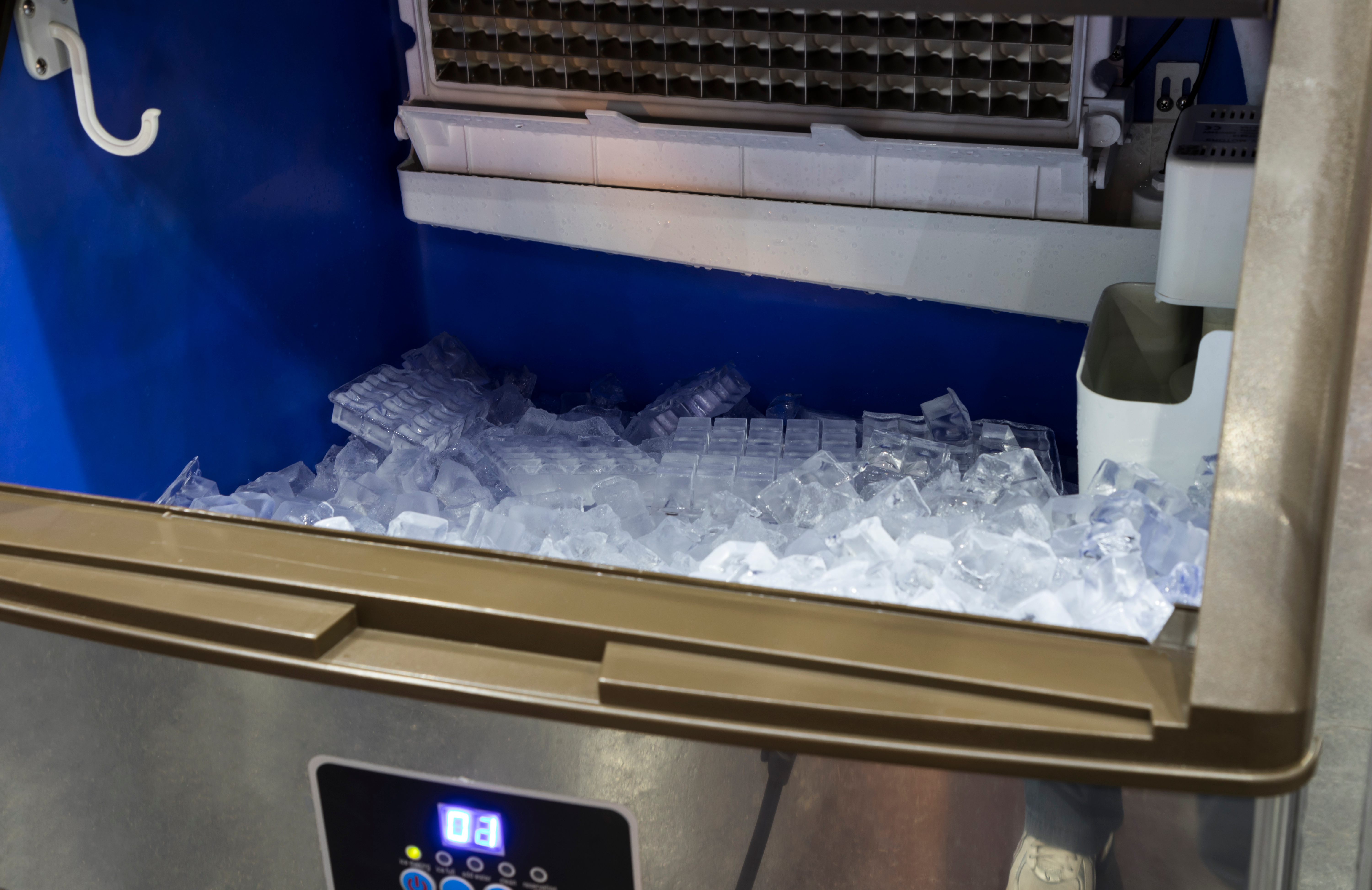 Ice maker and ice machine repair service